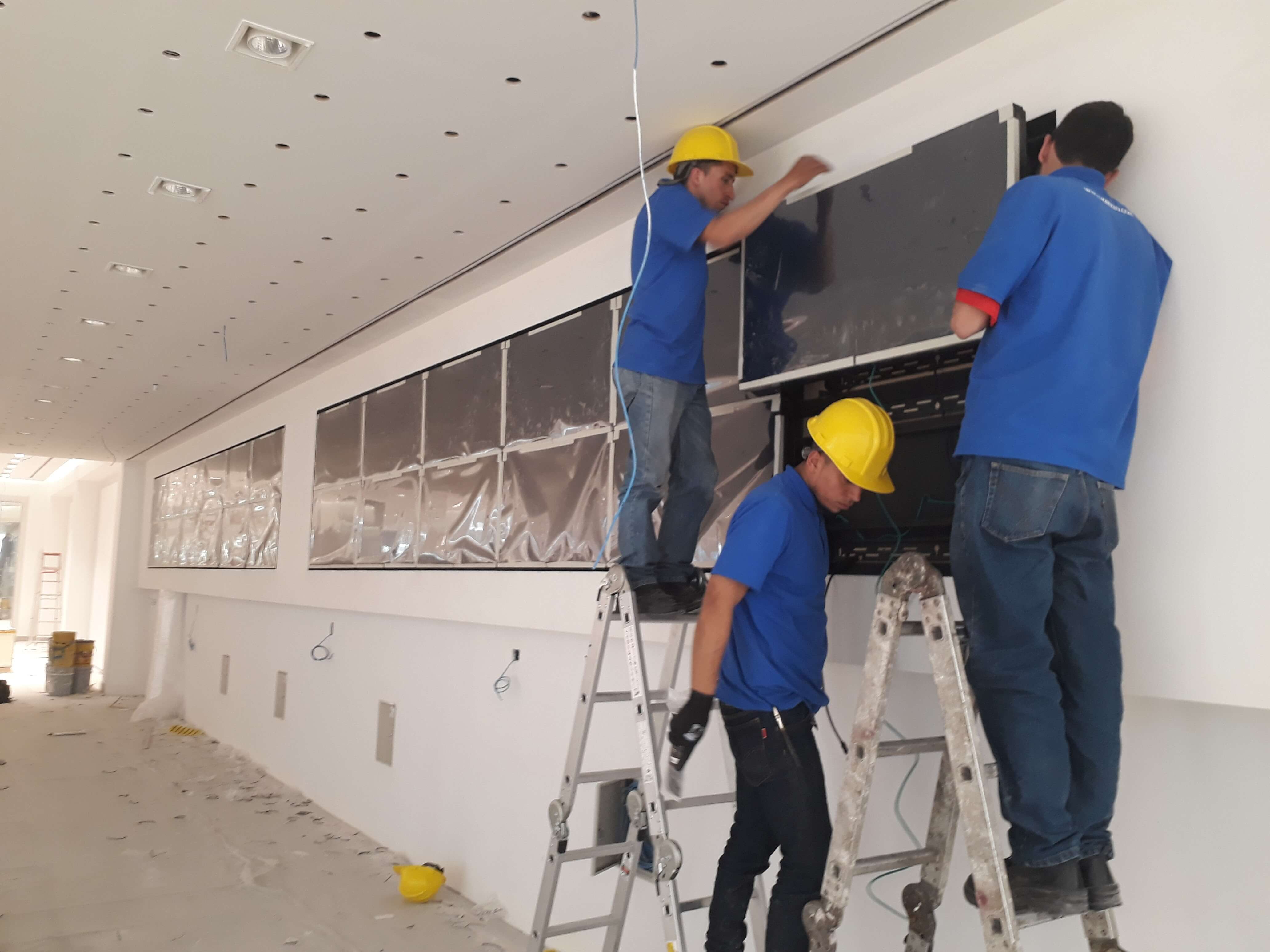 Instalacion de cableado de cada una de las pantallas