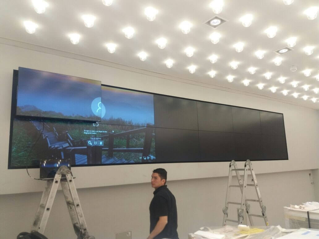 Soporte de videowall para doce pantallas