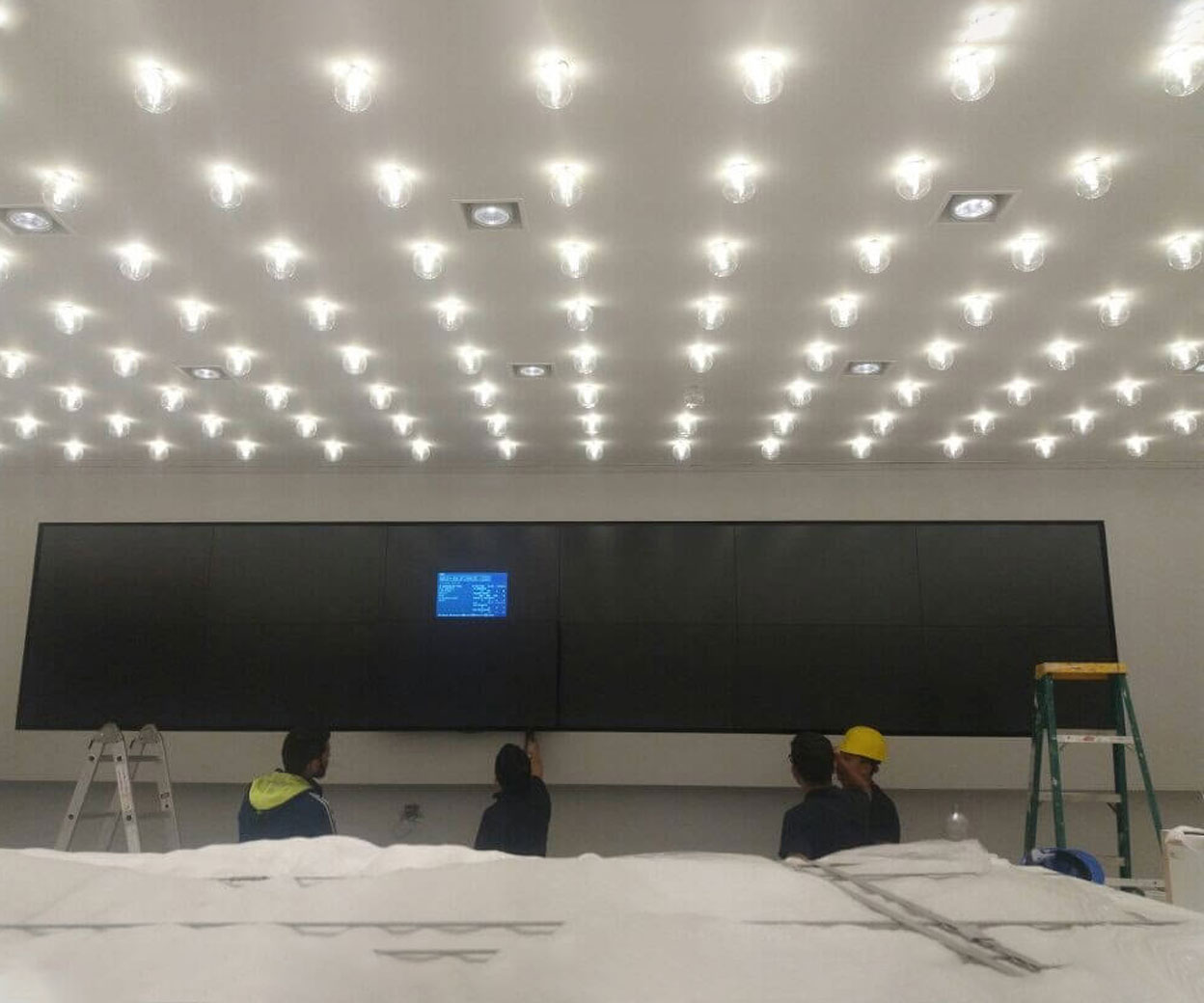 Soportes tipo videowall para televisores en la pared