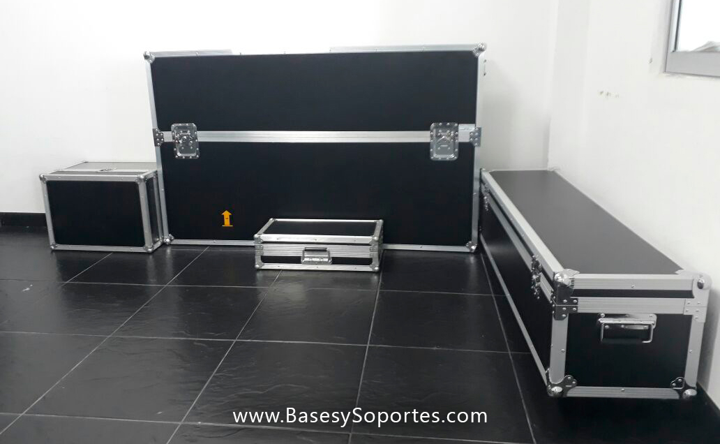 Flight case racks y estuches para guardar proteger y transportar equipos delicados